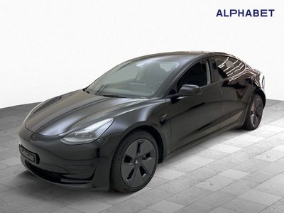 Tesla Model 3 Standard Reichweite Plus Hinterradantrieb, 2022