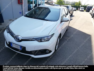 Toyota auris hybrid active touring sports -