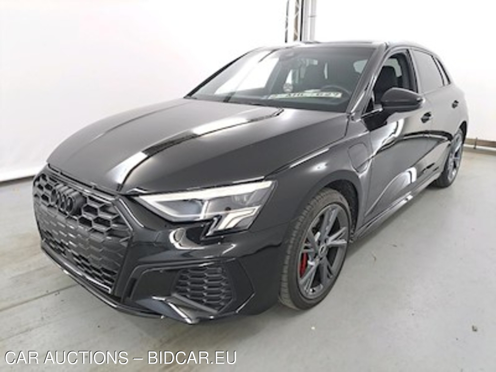 Audi A3 sportback 1.4 45 TFSI E S TR. COMPETITION SPORTB. S line interior Platinum
