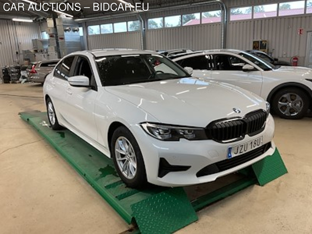 BMW 320i sedan !READ THE TEST PROTOCOL! Connected Drag Navi