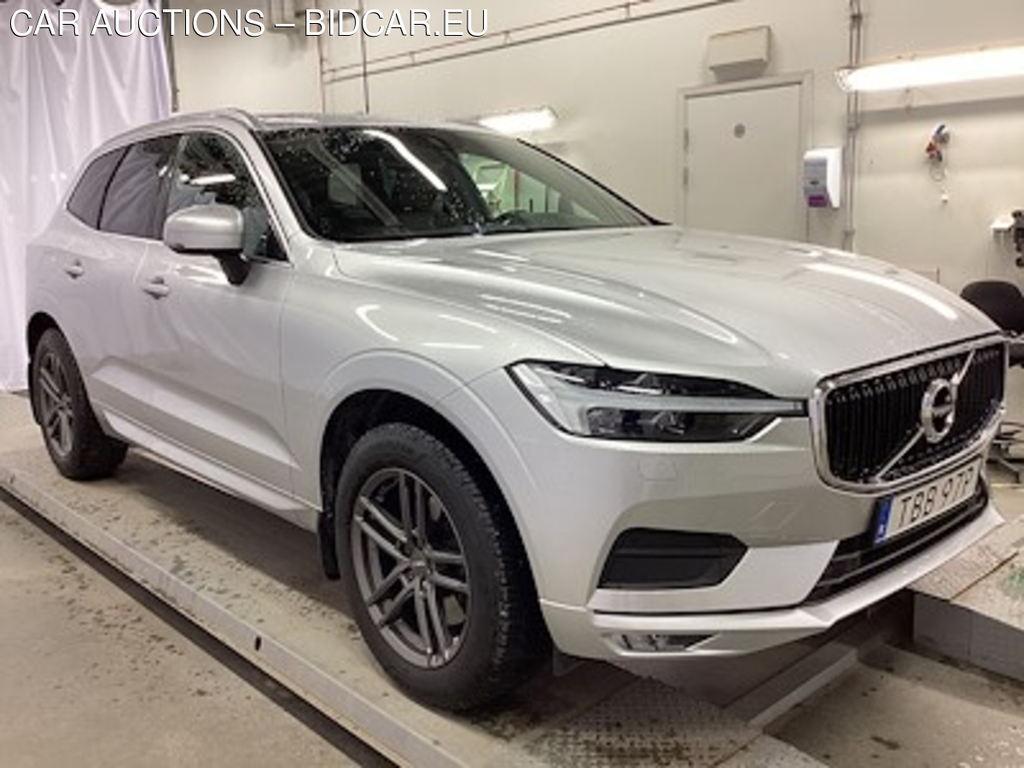 Volvo XC60 B4 AWD Momentum Teknik Panorama Skinn H/K Drag Kamera Navi