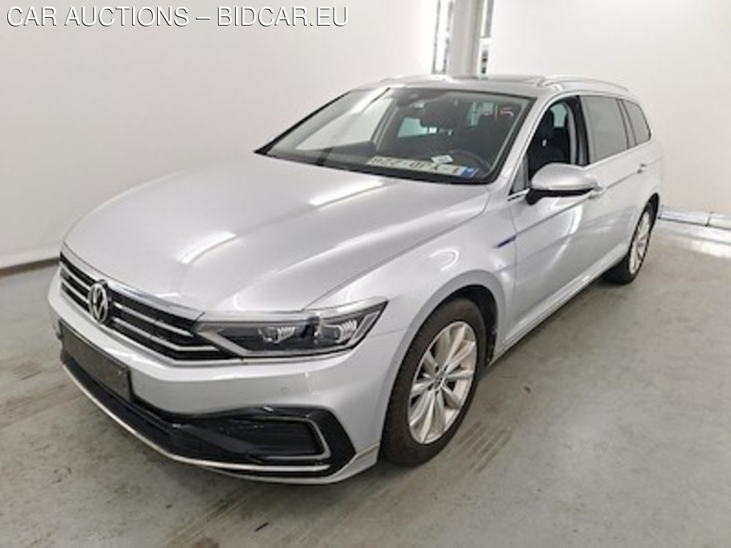 Volkswagen Passat 1.4 TSI MSQ VARIANT GTE BUSINESS