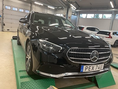 Mercedes-Benz E-Class 300 De 4matic Se Edition Widescreen Drag Varmare