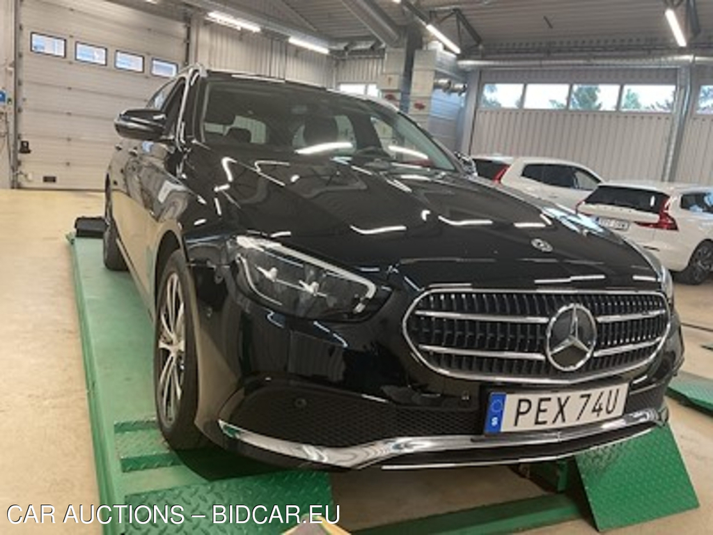 Mercedes-Benz E-Class 300 De 4matic Se Edition Widescreen Drag Varmare