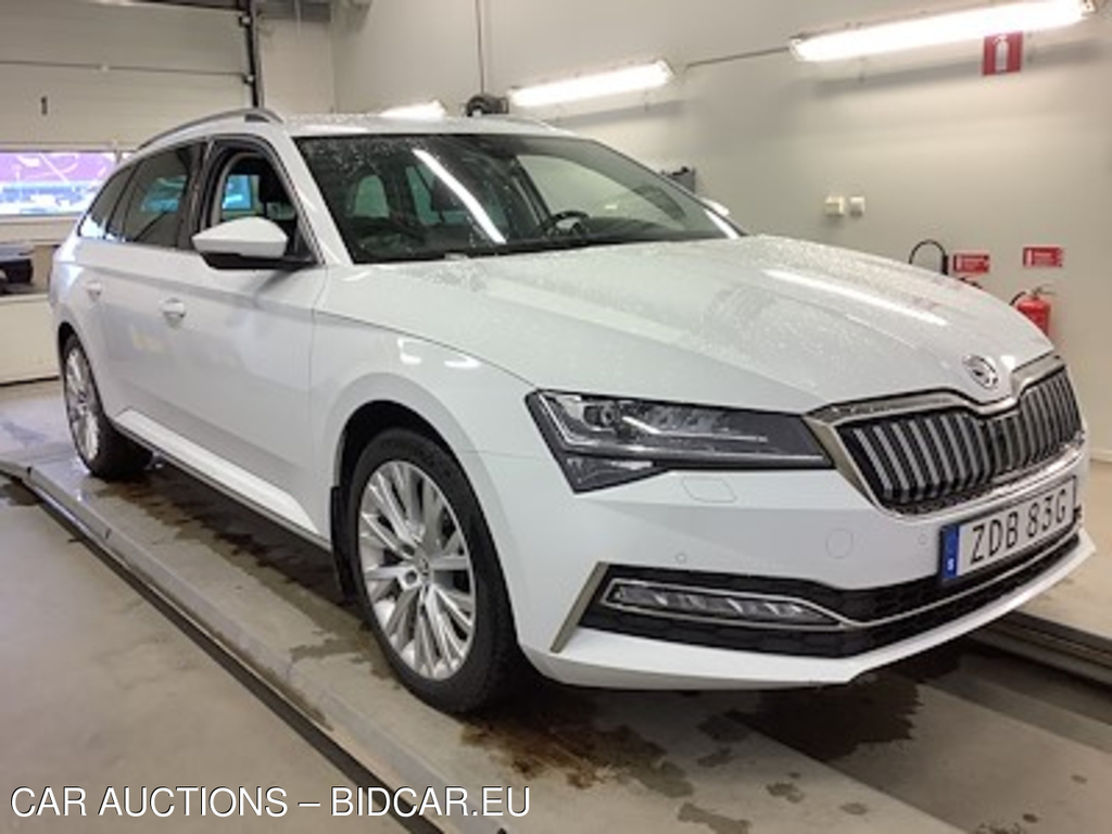 Skoda Superb Kombi iV Business Edition Style Drag Paket Cockpit Skinn/Alcantara Varmare Navi