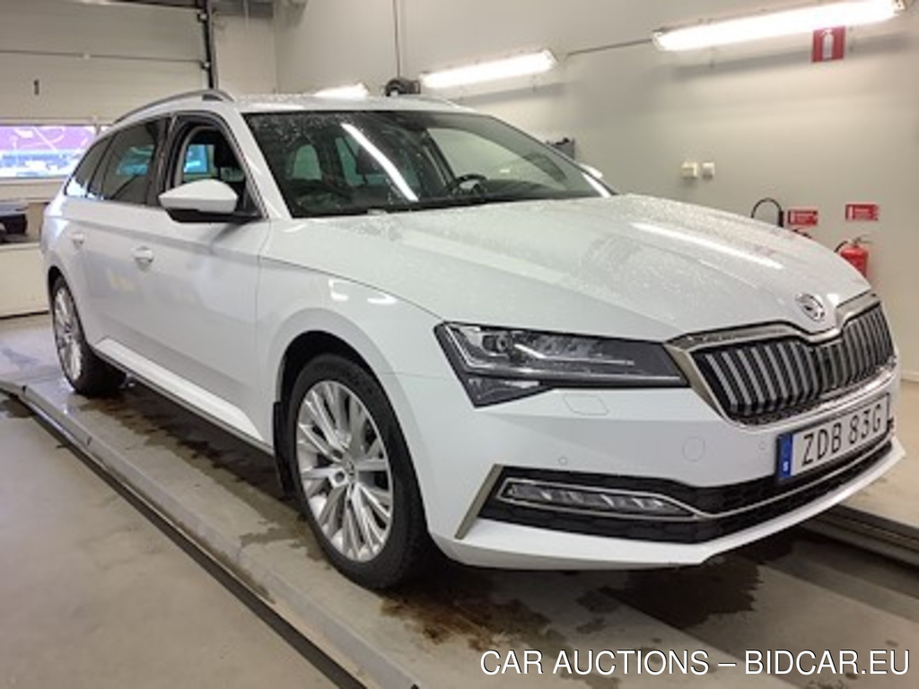 Skoda Superb Kombi iV Business Edition Style Drag Paket Cockpit Skinn/Alcantara Varmare Navi