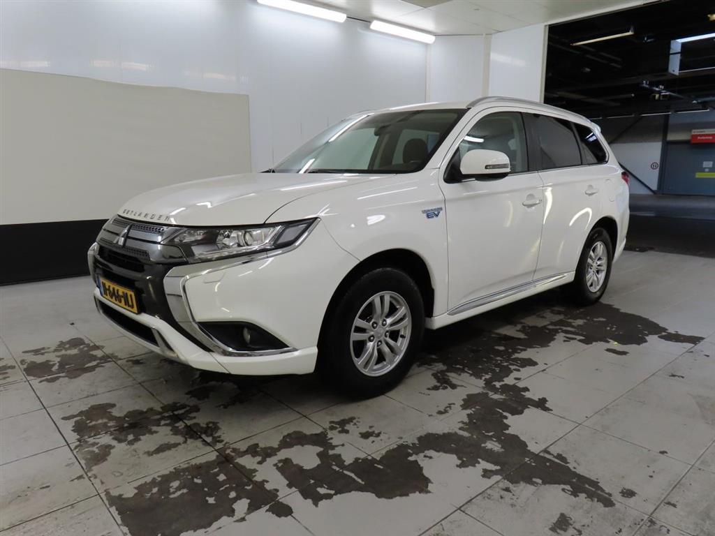 Mitsubishi Outlander 2.4 PHEV PURE, 2020