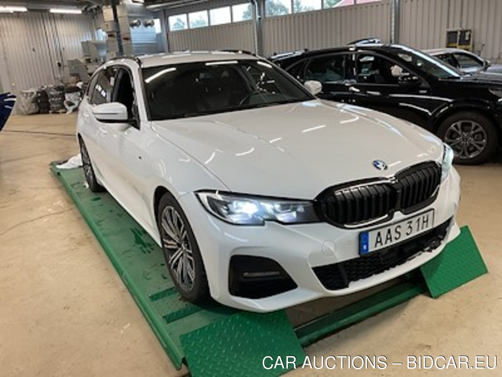 BMW Series 3 320d Touring xDrive M Sport Display Key Kamera Drag Navi