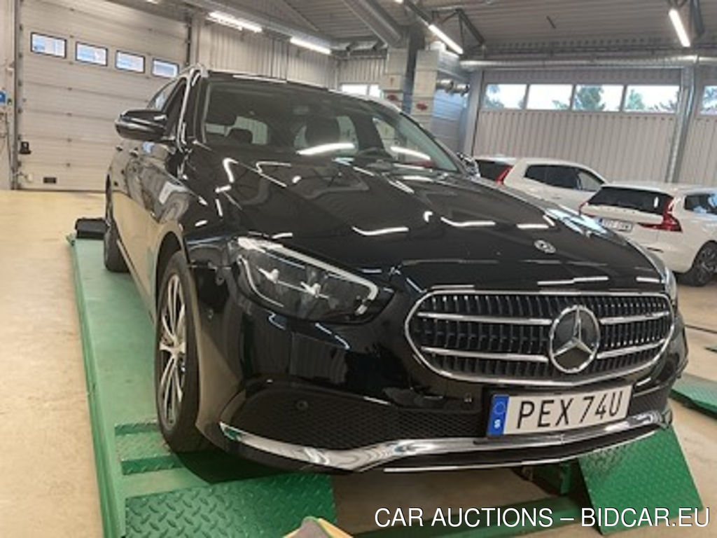 Mercedes-Benz E-Class 300 De 4matic Se Edition Widescreen Drag Varmare