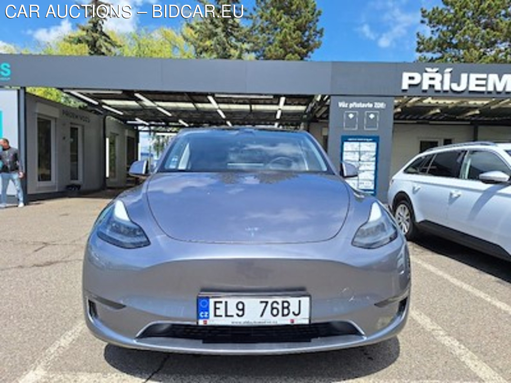 Tesla Model Long Range