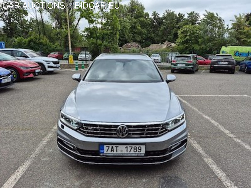 Volkswagen Passat 2.0TDI BMT 140kW 4MOT DSG R-line Variant