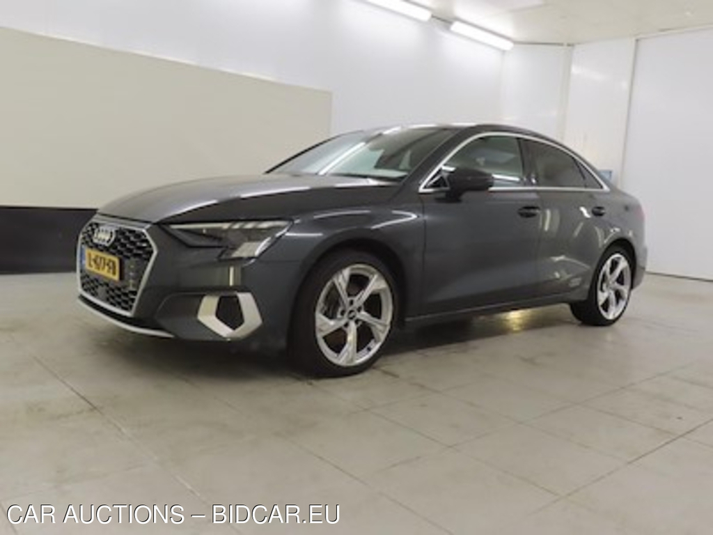Audi A3 limousine 30 TFSI S tronic edition one 4d