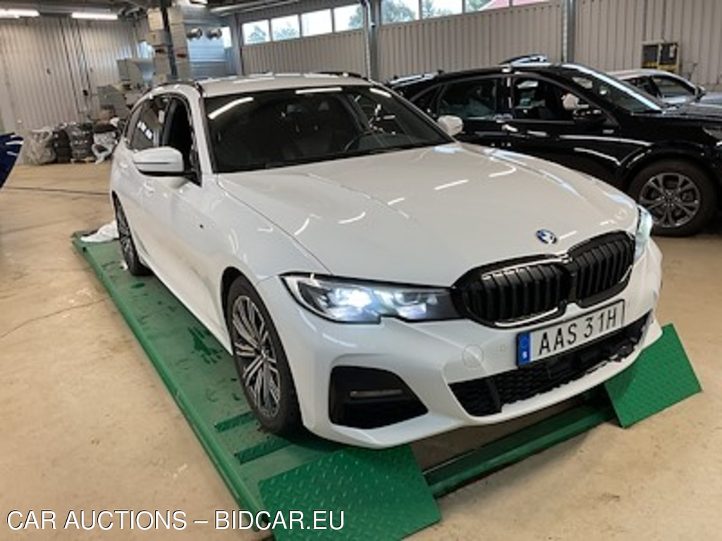 BMW Series 3 320d Touring xDrive M Sport Display Key Kamera Drag Navi