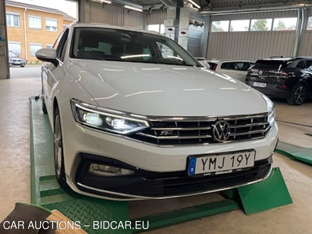 Volkswagen Passat 2.0 TDI 4Motion R-Line GT Cockpit Drag Navi