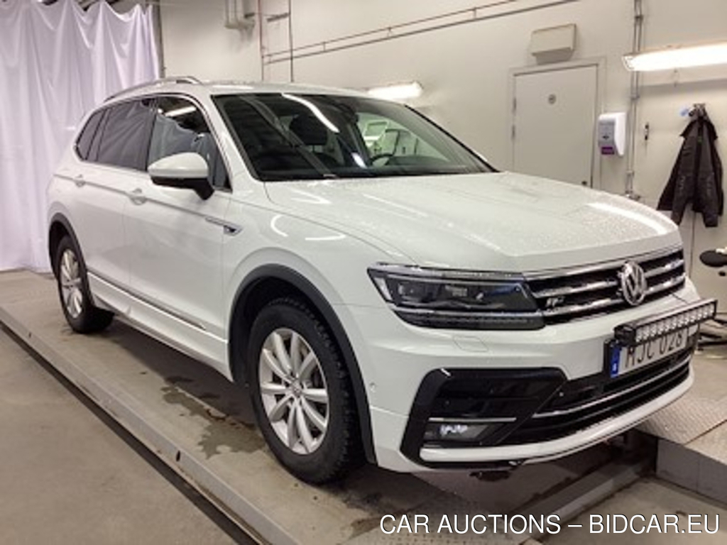 Volkswagen Tiguan Allspace 2.0 TDI 4Motion R-Line GT Executive 7-Sits Cocpit Drag Kamera Varmare