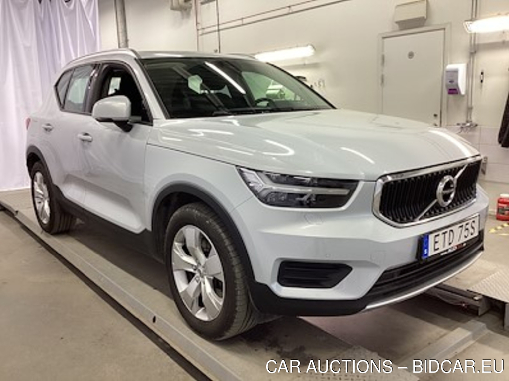 Volvo XC40 D4 AWD Momentum Adv Edit Panorama