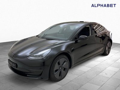Tesla Model 3 Standard Reichweite Plus Hinterradantrieb, 2022