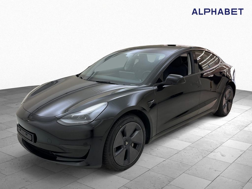 Tesla Model 3 Standard Reichweite Plus Hinterradantrieb, 2022