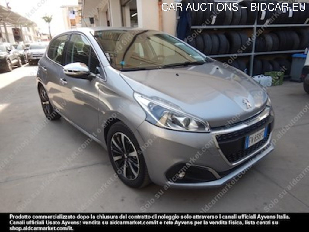 Peugeot 208 allure puretech 82cv SS -