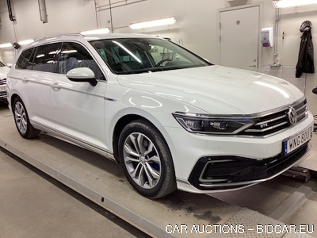 Volkswagen Passat GTE Executive Cockpit Skinn/Alcantara Navi Varmare Drag