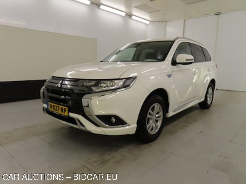 Mitsubishi Outlander PHEV Pure 5d