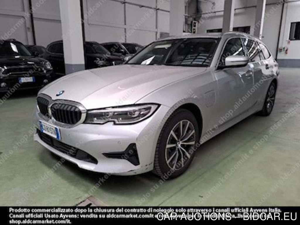 BMW series 3 SW 330e xdrive -