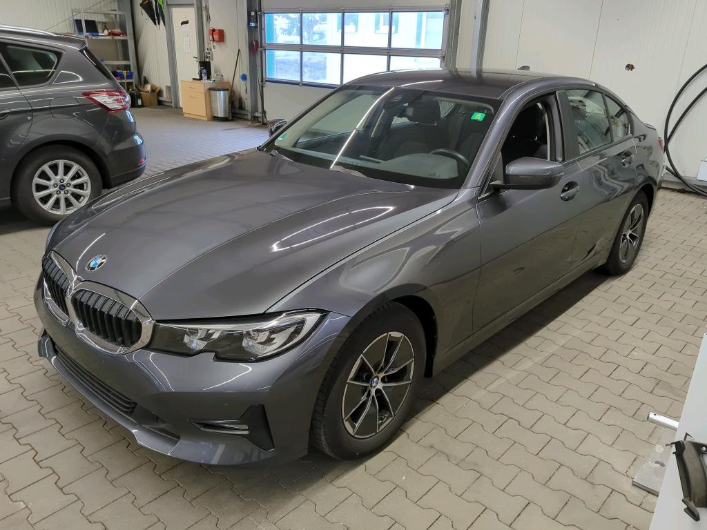 BMW 318D - Advantage, 2022
