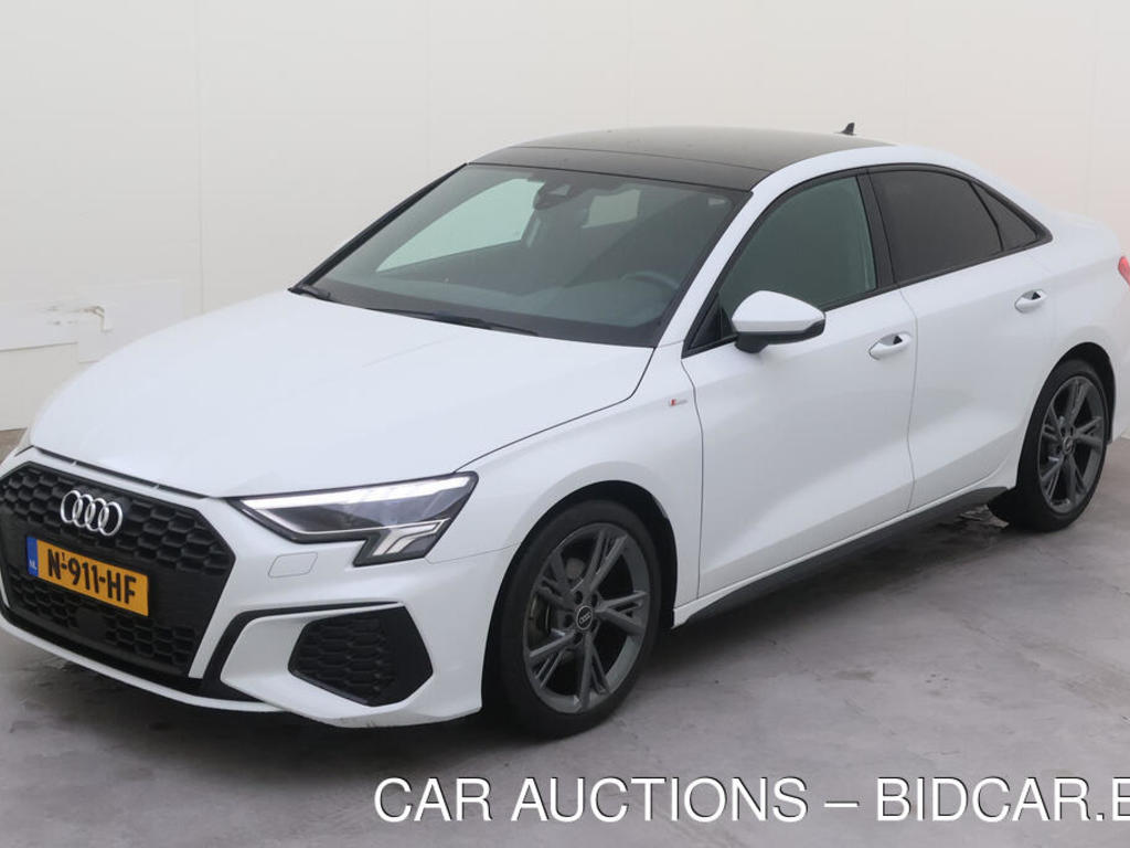 Audi A3 Limousine 30 TFSI 110PK S TRONIC S EDITION PANO OPTIEK, 2021