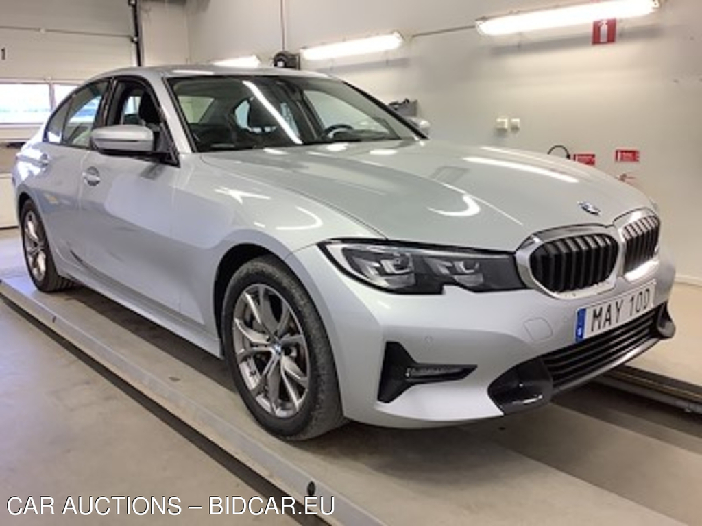 BMW Series 3 330e Sedan Sport Line HiFi Navi