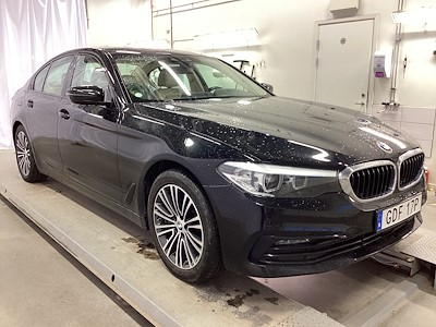 BMW Series 5 530e xDrive iPerformance Sport Line Drag Kamera Skinn Navi