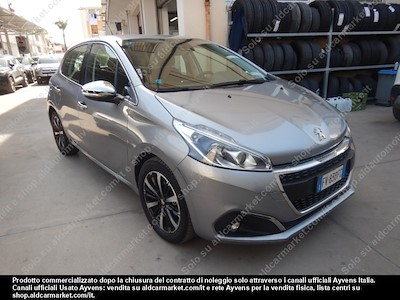 Peugeot 208 allure puretech 82cv SS -