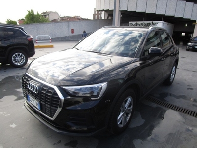 Audi Q3 35 TDI S tronic Business, 2021