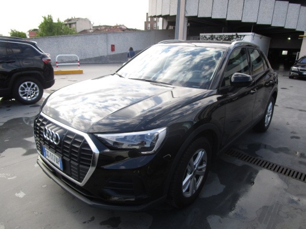 Audi Q3 35 TDI S tronic Business, 2021