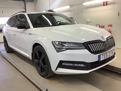 Skoda Superb iV Kombi Sportline Kamera Drag Cockpit Varmare