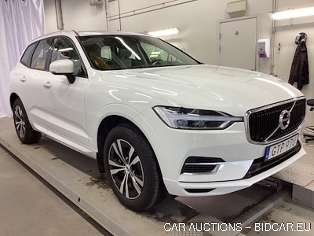 Volvo XC60 T8 AWD Momentum Adv Edit Panorama Drag