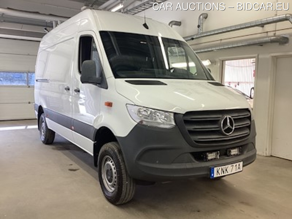 Mercedes-Benz Sprinter 316 CDI 4x4 R2 Aut Drag Kamera Varmare Verkstads Inredning med Kran Blind Spot Komfort Stolar