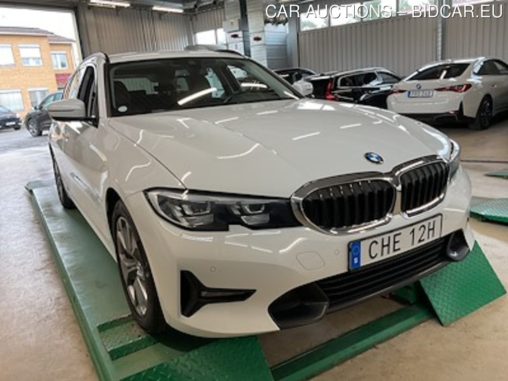 BMW 3-serie 320d MHEV Touring Connected Edition H/K Drag Navi