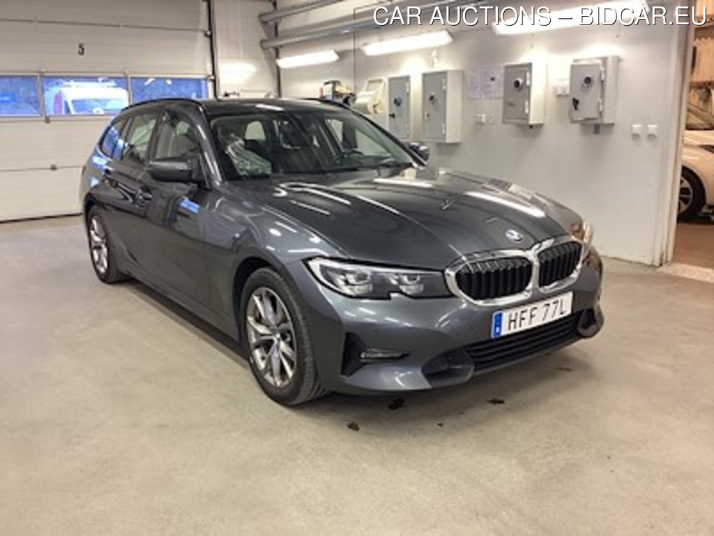 BMW Series 3 330e xDrive Touring Sport Line Drag