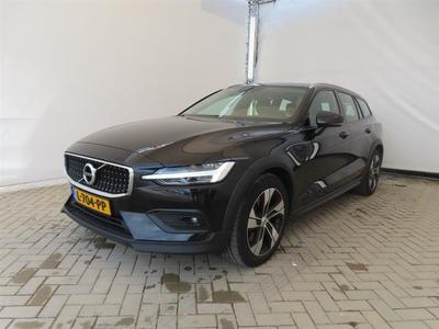 Volvo V60 cross country 2.0 B5 AWD PRO, 2021