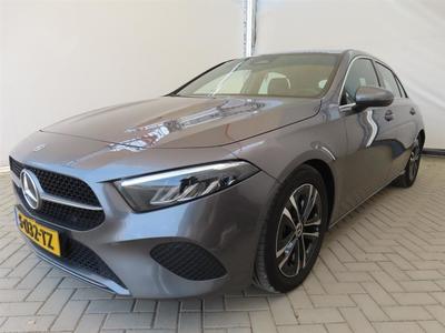 Mercedes-Benz A-KLASSE 200 LUXURY LINE, 2023