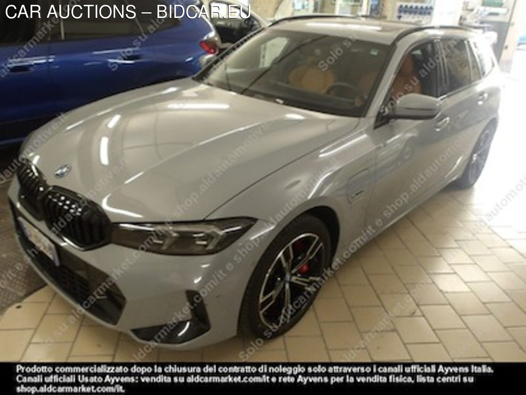 BMW series 3 SW 330e xdrive -