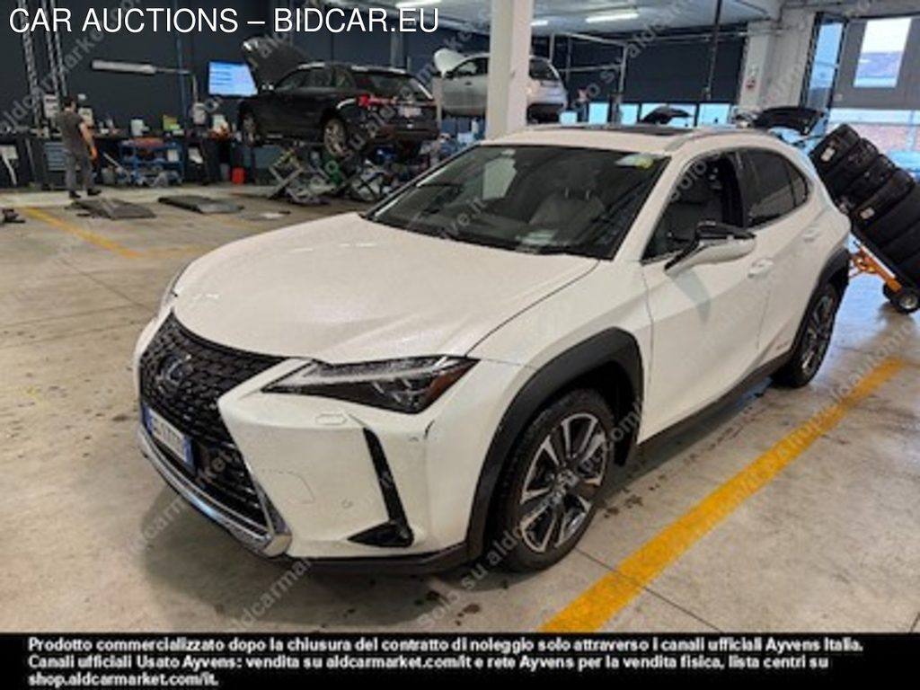 Lexus UX hybrid luxury 4wd -