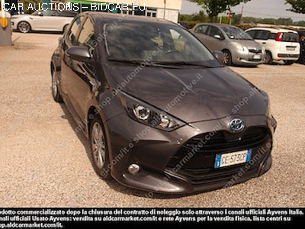 Toyota yaris PC PT hybrid business -