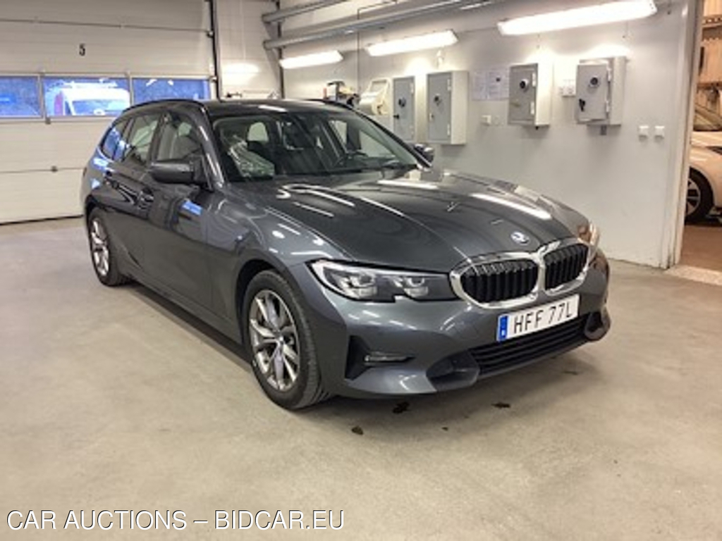 BMW Series 3 330e xDrive Touring Sport Line Drag