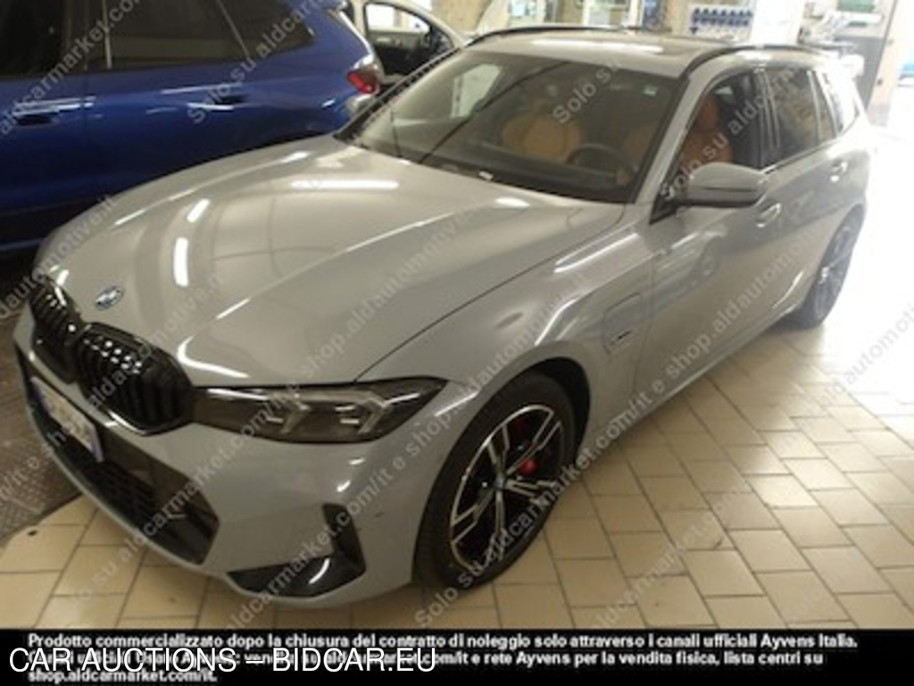 BMW series 3 SW 330e xdrive -
