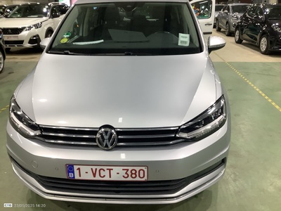 Volkswagen Touran diesel - 2015 1.6 TDi SCR Highline DSG STOCK