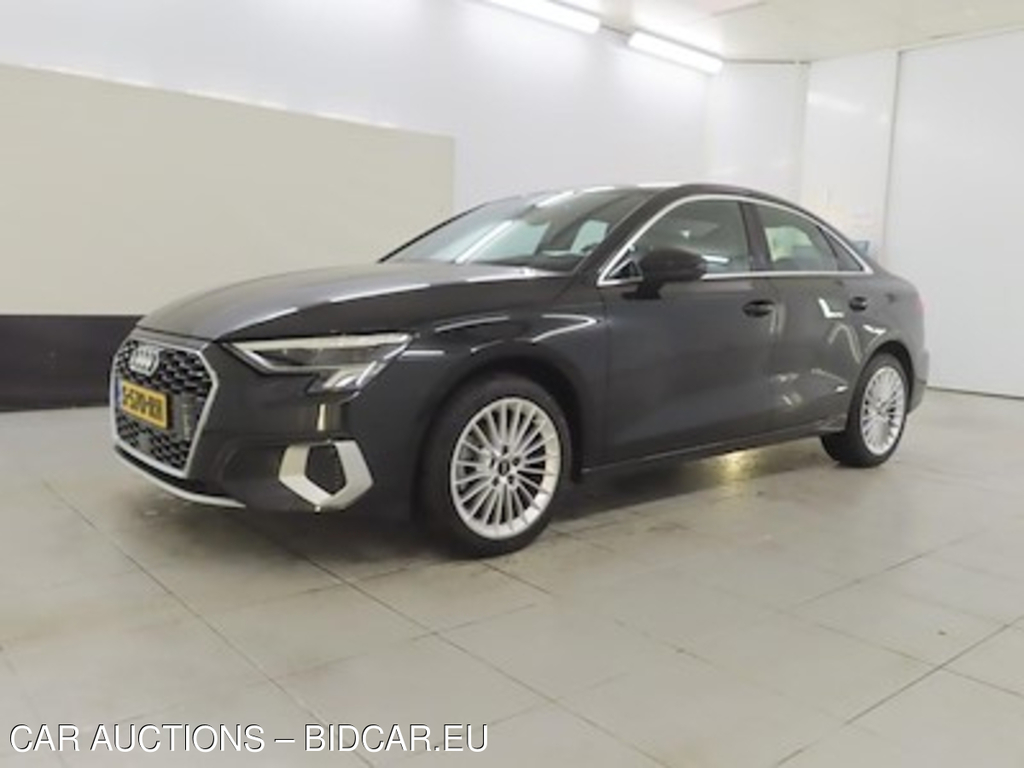 Audi A3 limousine 30 TFSI S tronic Advanced edition 4d