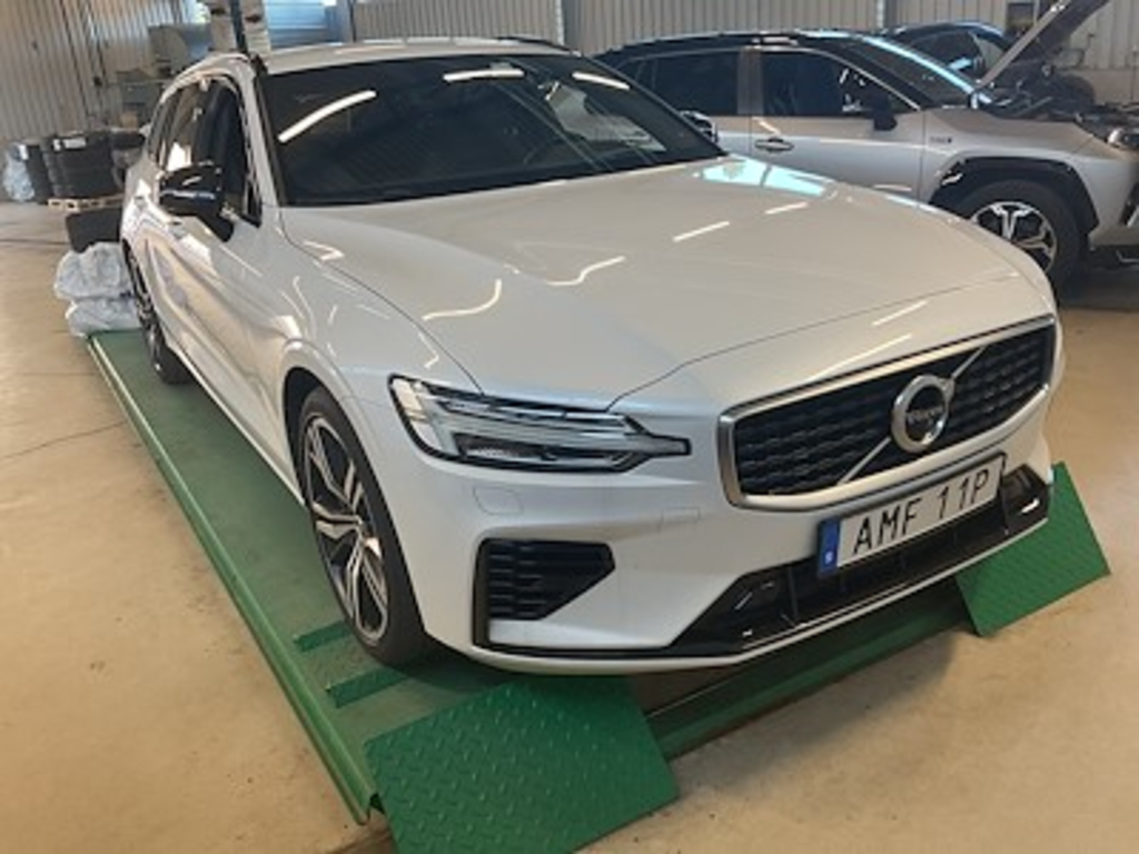 Volvo V60 T8 AWD R-Design VOC Teknikpkt PRO Drag