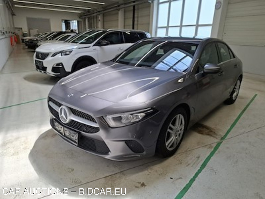 Mercedes-Benz A-Class 180d Limousine DCT 85KW