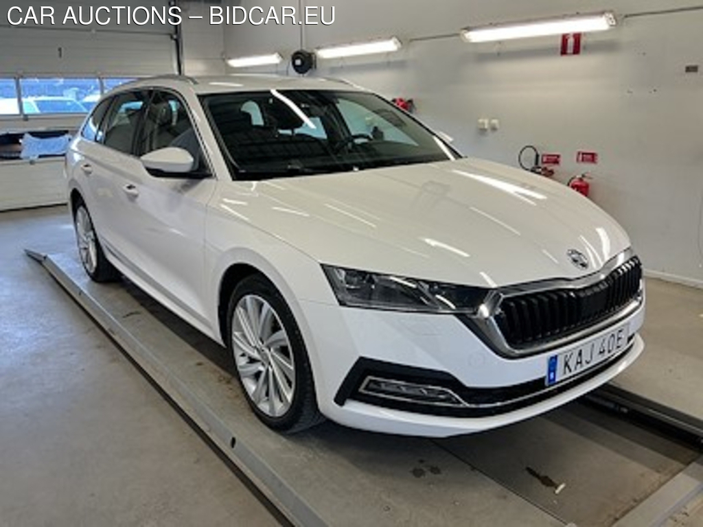 Skoda Octavia iV Plug-In Style DCC Drag Varmare